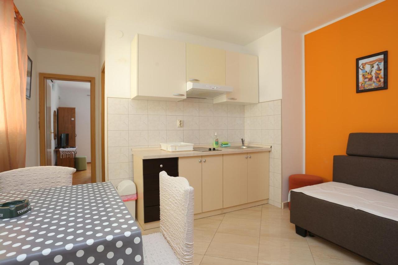 Apartments By The Sea Zivogosce - Porat, Makarska - 18218 إيغراني المظهر الخارجي الصورة