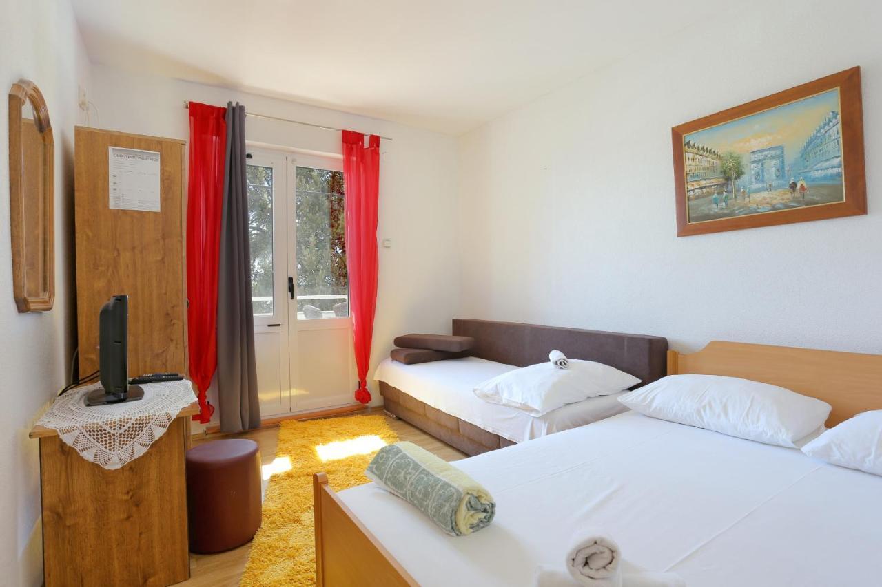 Apartments By The Sea Zivogosce - Porat, Makarska - 18218 إيغراني المظهر الخارجي الصورة
