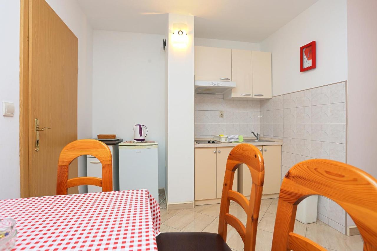 Apartments By The Sea Zivogosce - Porat, Makarska - 18218 إيغراني المظهر الخارجي الصورة